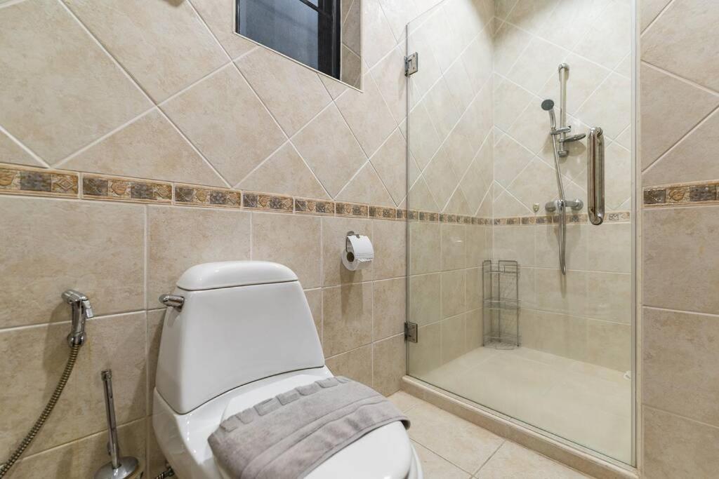 Anb Poolvilla 3Br Walk Private Beach In Pratamnak Pattaya Extérieur photo
