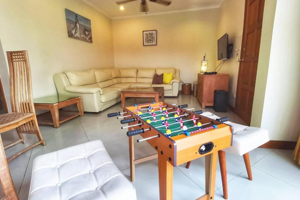 Anb Poolvilla 3Br Walk Private Beach In Pratamnak Pattaya Extérieur photo